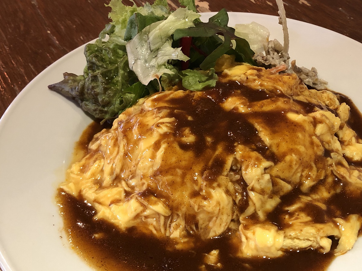 オムライスランチ(サラダ付き)